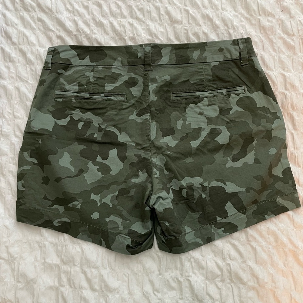 Old Navy Camo Shorts - Picture 2 of 3